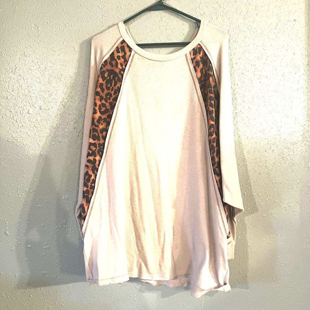 Now & Forever Womens 3X beige & Cheetah Oversized Sweater Shirt Blouse soft warm